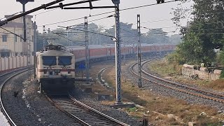 15047 Kolkata-Gorakhpur Purvanchal Express Just Departing From Kolkata \u0026 Curving Towards Patipukur