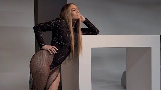 Jennifer Lopez Looks Hot In Black Dress