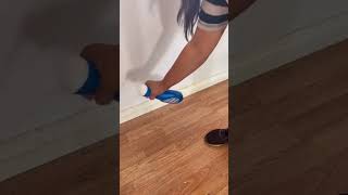 How to clean baseboards without bending down #shorts #cleaning #cleaningtips #cleaningmotivation