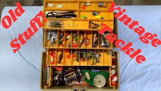 VINTAGE TACKLE BOX Opening- WHAT is INSIDE??