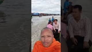 ឆ្នាំនេះទឹកឡើងខ្លាំង ជិះកាណូតជាមួយគ្រួសារ នៅកំពង់ឃ្លាំង