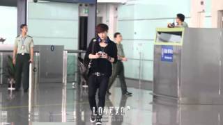 [FANCAM] 120902 Lay @ Changsha Airport \