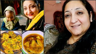 नाश्ते में पालक के पकौड़े बनाये रात मम्मी के घर टेस्टी फिश करी खायी 😋 इसकी बातें तो गज़ब हैं 😘 #vlog