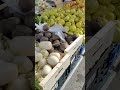 Продуктовий ринок в Іспаніі. продукти яблука буряк банани їжа ціна якість