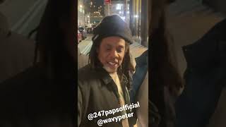 JayZ stopping for fans and he made a deal just one autograph each last night in nyc #jayz #beyonce
