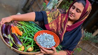 নতুন সবজি দিয়ে নদীর ছোট মাছ রান্না এত মজা না খেলে বুঝবেন না || Traditional Life with Borna