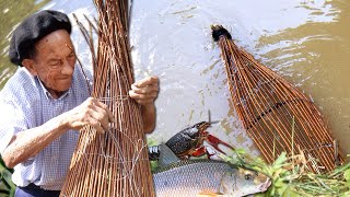 TRAMPA casera para PESCAR en el río. 80 AÑOS atrapando PECES y CANGREJOS con NASAS de mimbre