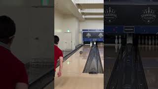 ブラインドボウリング　サミットで610番をバックアップでスペア(Blind bowling)