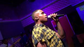 Avery Wilson singing “You Make Me Wanna” by Usher