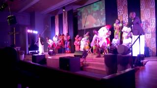 Watoto Childrens Choir i Motala Pingstkyrka