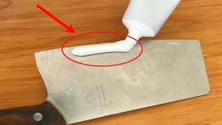 Apply toothpaste to the kitchen knife. I didn't expect it to be so powerful. Every household can use