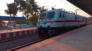 17226-Amaravati Express From UBL to BZA Skipping Ballari Cant Halt with Lallaguda WAP7 : Frst run