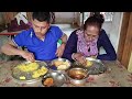 yummy 😋 khichdi eating mukbang food show baguni tomato chatni masala papad khichdi