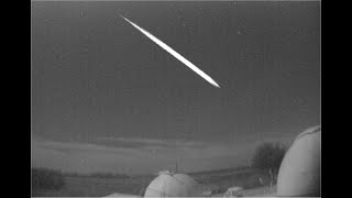 Beautiful Geminid fireball over southern Spain (14Dec2024)//Preciosa Gemínida sobre Jaén (14dic2024)