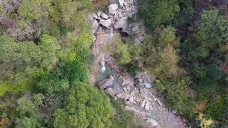 【Drone】切り立った岩肌と名も無い小さな滝 #Japan Cliffs and small waterfalls　広島県大竹市