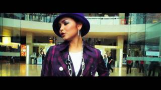 Siti Nurhaliza Falling In Love OFFICIAL MUSIC VIDEO