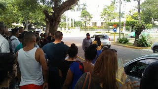 Se Formó en La HABANA !! El Pueblo Enfrenta a Los Represores y Marrero Afirma que Hay un AUTOBLOQUEO