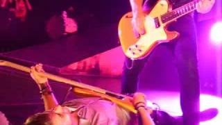 Paramore "Pressure" Flip! (JEREMY FALLS!) LIVE In CT 8/30/08 (High Quality)