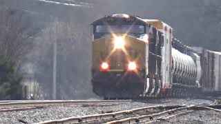 BONGA Parade! CSX ET44AH 3315 Leads Manifest Q514 on 12/28/19