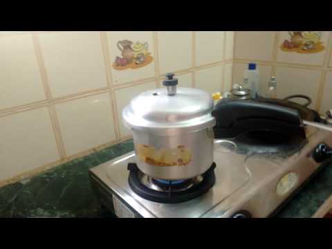 Cook rice using Pressure cooker Cook rice using Pressure cooker