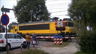 Spoorwegovergang Hengelo Oost // Dutch railroad crossing