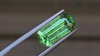 Natural Tsavorite Garnet - {Origin Burma} - Weight 5.04 Carat #tsavorite #tsavoritegarnet #garnet