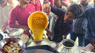 सबसे Crowded Khasta Shop🔥 | यहां खस्तों के साथ मिलता है झोल😋 | Street Food India