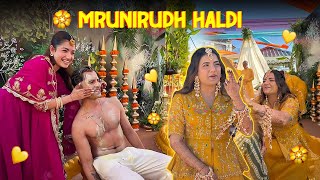 MRUNIRUDH KI HALDI💛😍 || AMULYA RATTAN