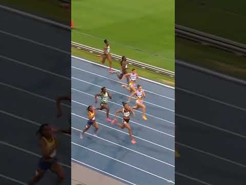 Gabby Thomas Cruises To 200m Win 💨🥇 - YouTube