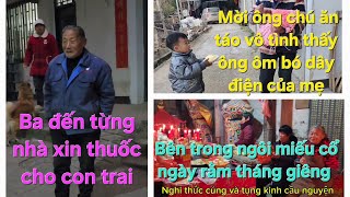 Trụ cột thứ 2 của gia đình bị bệnh.Phụ nữ chủ trì nghi thức thờ cúng,cầu nguyện trong ngôi miếu cổ.