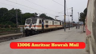 Departure of 13006 Amritsar Howrah Mail from Shahjahanpur || Quick acceleration by WAP-7 🔥