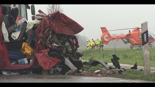 Schwerer Unfall mit drei PKW auf B9 Kerken