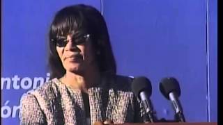 Portia Simpson Miller, Primer Ministro de Jamaica, rinde tributo a Antonio Maceo