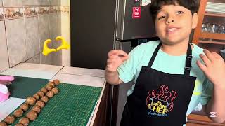 Niño cocinando trufas de chocolate con solo 3 ingredientes super FÁCIL RÁPIDO Y DELICIOSO sin horno