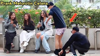 PRANK MELOROTIN CELANA DI DEPAN CEWEK... AUTO NGAKAK