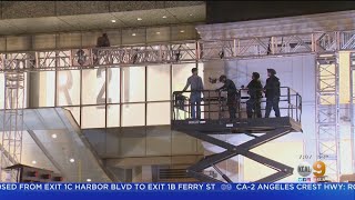 Man Remains Perched Along Oscar Scaffolding In Hollywood For More Than 15 Hours