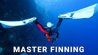 Struggling Underwater Your Finning Technique Is Wrong