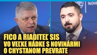 Fico a riaditeľ SIS v HÁDKE s novinármi: Ste na ich strane