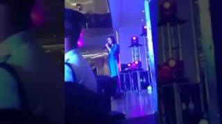 Hailee Steinfeld at Uptown Mall- Manila Show