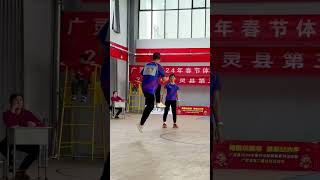 Kungfu shuttlecocks #kungfu #用功夫踢毽子 #sports