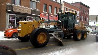 PLOWING LITTLE SNOW IN MONTREAL /  11-16-18