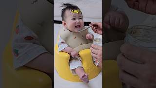 인생 첫 쌀미음 먹는 아기반응 #babyshorts #healing #생후182일