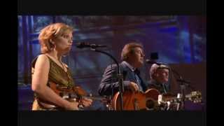 Vince Gill, Alison Krauss, Ricky Skaggs – Go Rest High On That Mountain (Live)