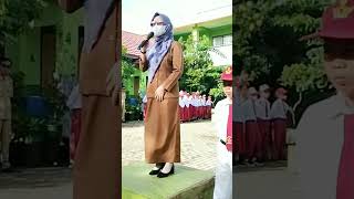 Amanat Pembina Upacara Ibu Juhairiah S.Pd