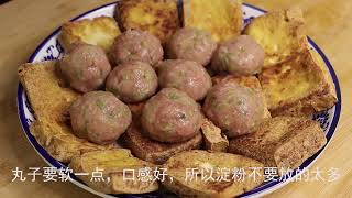 芹菜教你新吃法，加一块豆腐，比红烧肉还香，上桌连汤汁也不剩