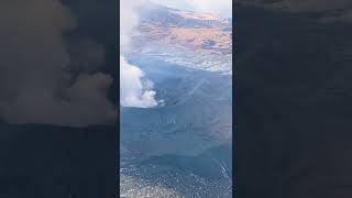 ド迫力！ヘリコプターから観る阿蘇の活火山噴火口🌋#shorts #japan #kumamoto #helicopter