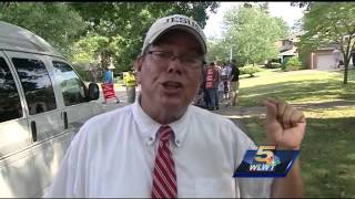 Protesters rally in Ft. Thomas demanding Kim Davis' release from jail