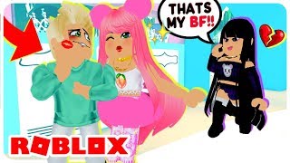 The New Girl KISSED Her Biggest Haters Boyfriend... Her Hater Was MAD... Royale High Roblox Roleplay