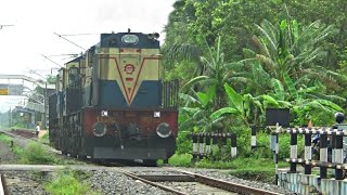 Diesel Power Twins Malda WDM3D Locomotive Speedy Skipping Railgate || Level crossing