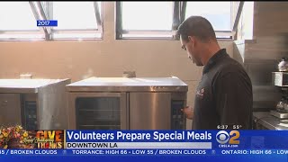 Thousands In Need To Receive Thanksgiving Meals Across LA